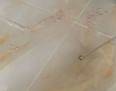 如东瓷砖空鼓维修公司分享粘合剂选择不当在瓷砖铺贴过程中可能导致以下问题